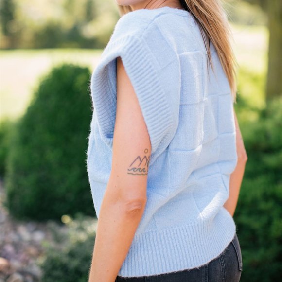 🆕 CHECKERED KNIT SWEATER VEST - Picture 3 of 5